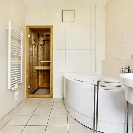 Apartment 6 Person In *