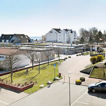 6 Person In * Großenbrode